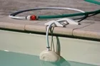 Régulateur niveau piscine NivOmatic installation amovible sur margelle